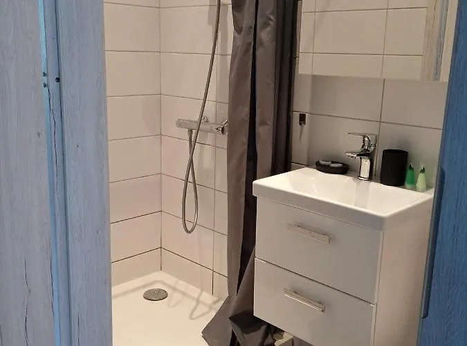 Wiejska 126 דירה *